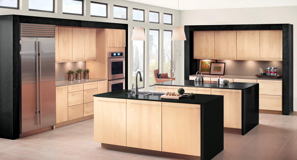 Light Maple Kitchen Cabinets in Natural Blonde | KraftMaid